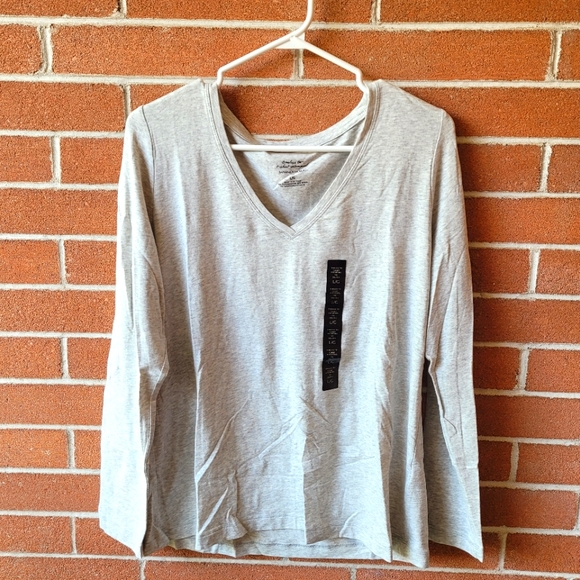 ⚡2/$20⚡L Long-Sleeve Timeless Tee - Banana Republic - Picture 1 of 5